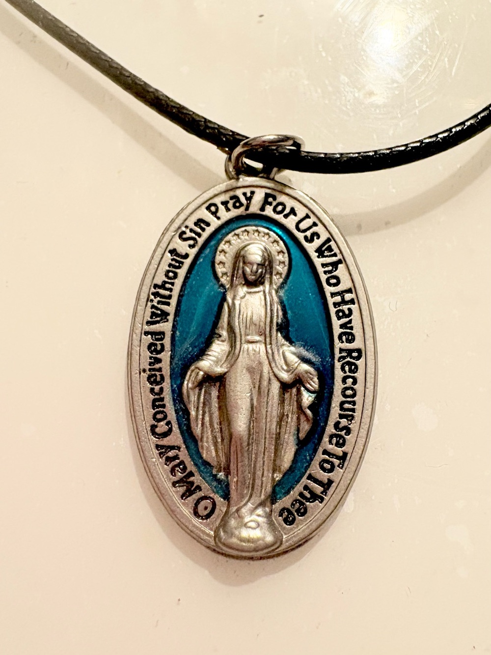 Vintage Virgin Mary Miraculous Medal Pendant Necklace in Blue & Silver